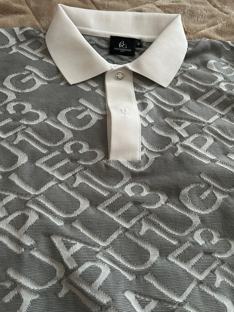 ほぼ未使用　1piu1uguale3 ポロシャツ　Mサイズ