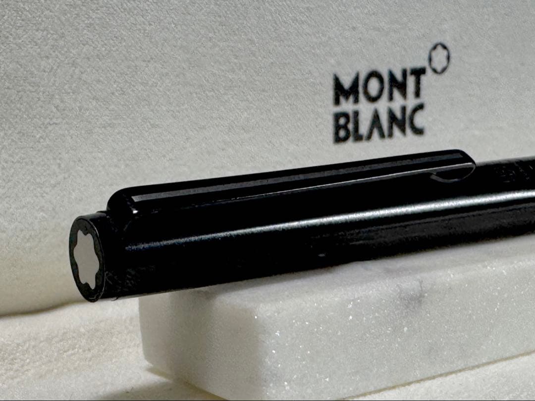 【極美品】モンブラン No1124 万年筆 漆黒ロードナイト鉱加工 万年筆