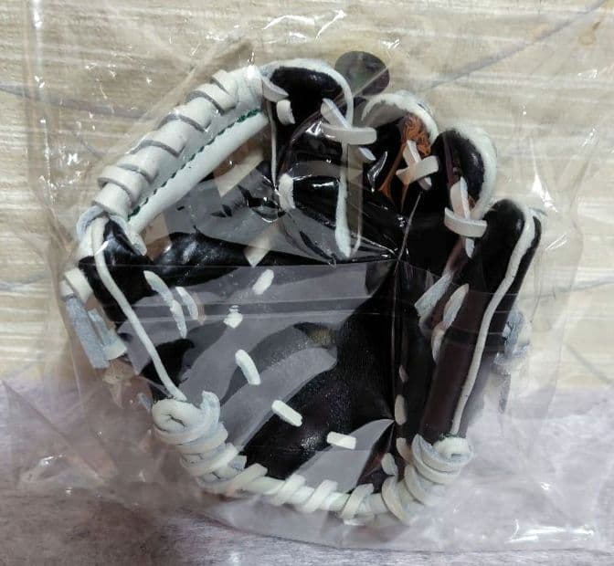 読売ジャイアンツ吉川尚輝2025誕生祭ミニチュアグロ―ブ限定500個