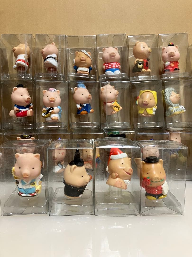 drugstore’s 豚さんフィギュア指人形コレクション　44種