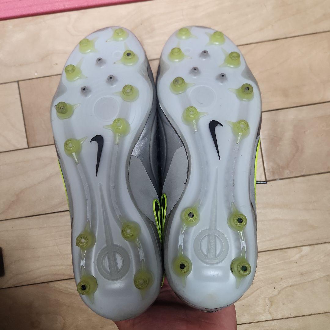 Nike Phantom シルバー/ブラック スパイク