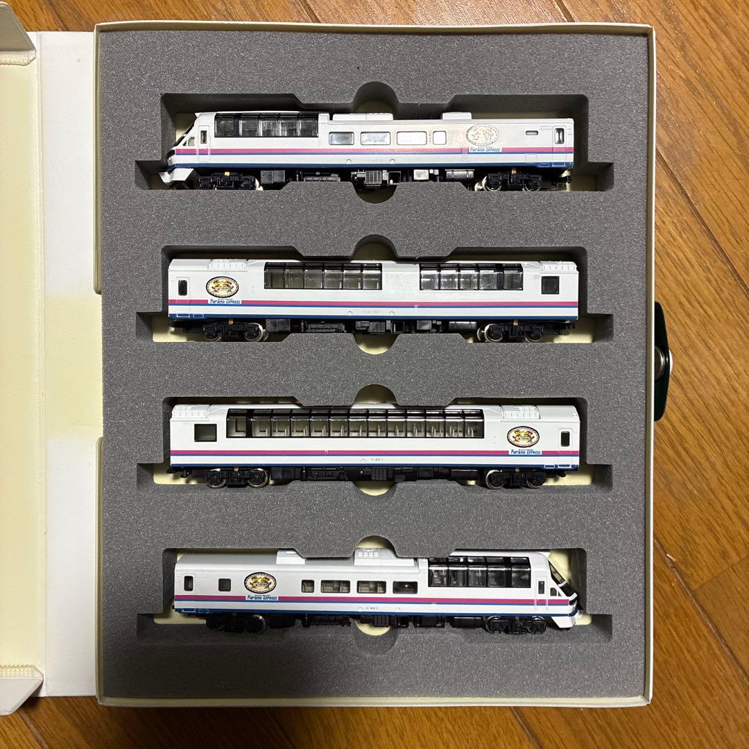 JR北海道フラノエクスプレス　ビッグスニーカートレイン4両編成