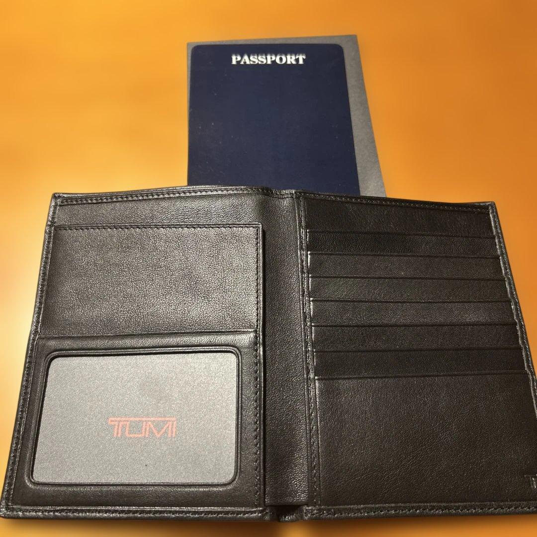 TUMI パスポートカバー　財布
