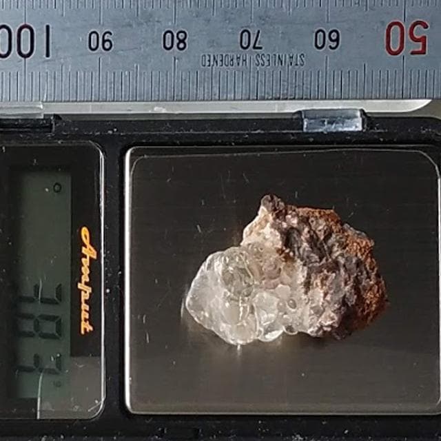 3.83g　ハイアライト　オパール　強蛍光　鉱物標本　玉滴石　母岩付き