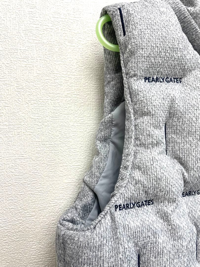 パーリーゲイツ　PEARLY GATES　クォーターリバー 中綿ベスト　帽子付き