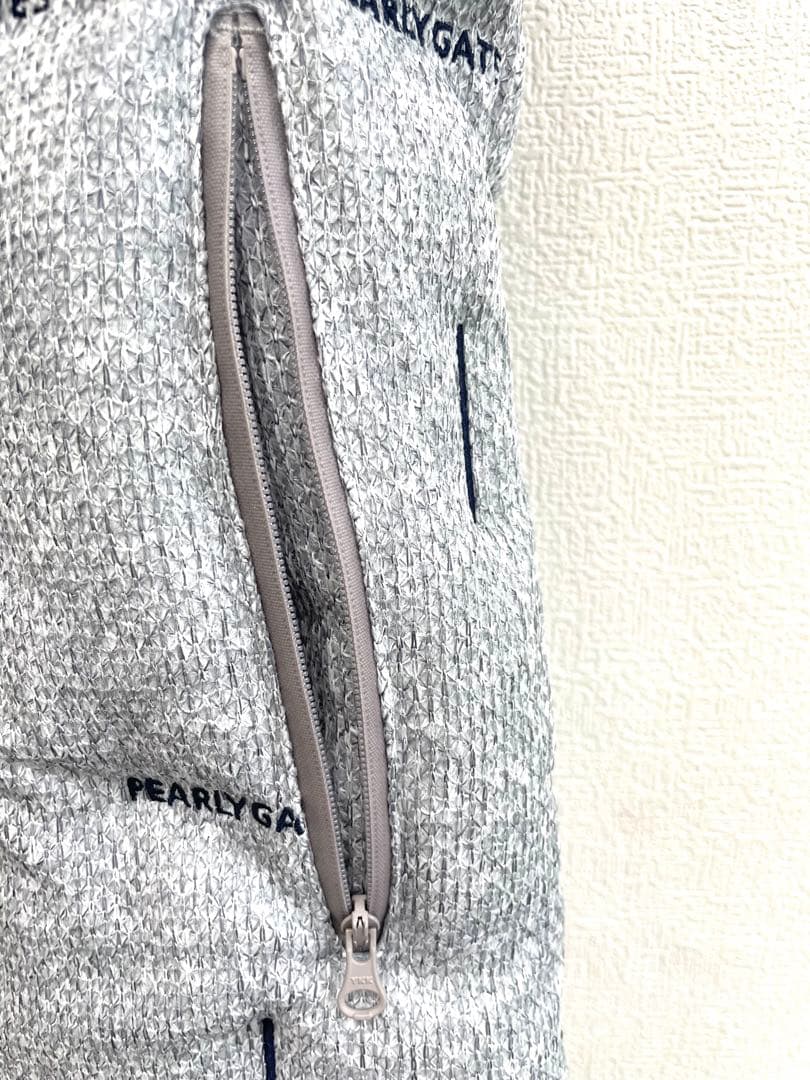 パーリーゲイツ　PEARLY GATES　クォーターリバー 中綿ベスト　帽子付き