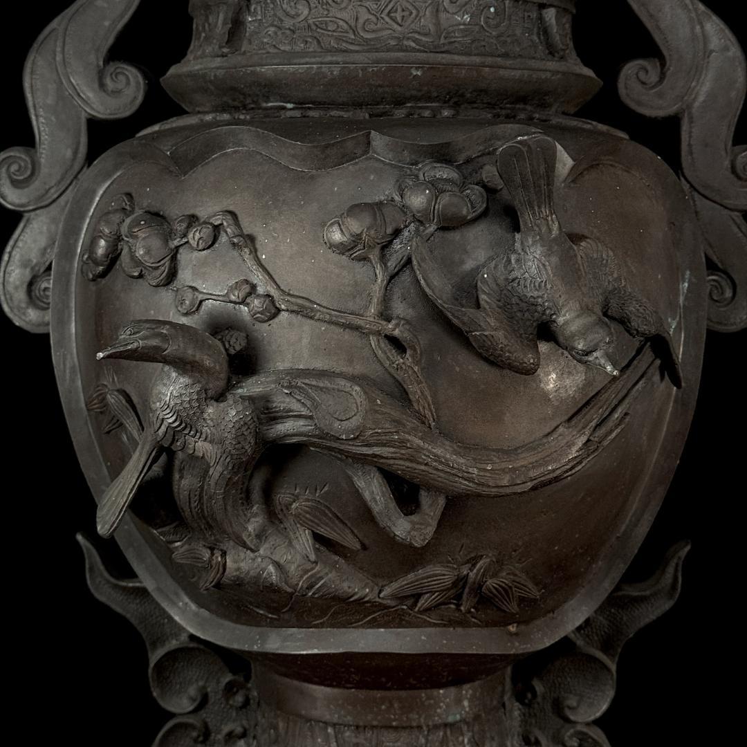 圧巻の名品！ 高岡銅器 古銅象耳花鳥饕餮文特大壺 全高60cm 重量20.6kg