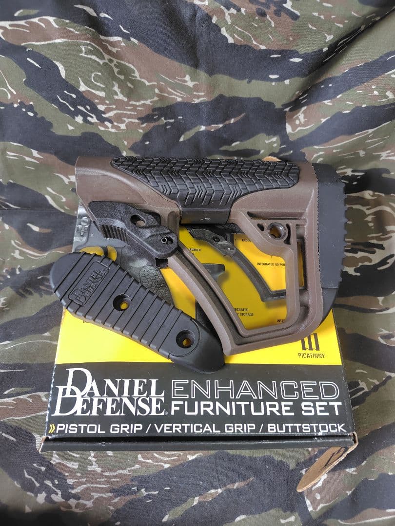 Daniel Defense Collapsible Buttstock　実物