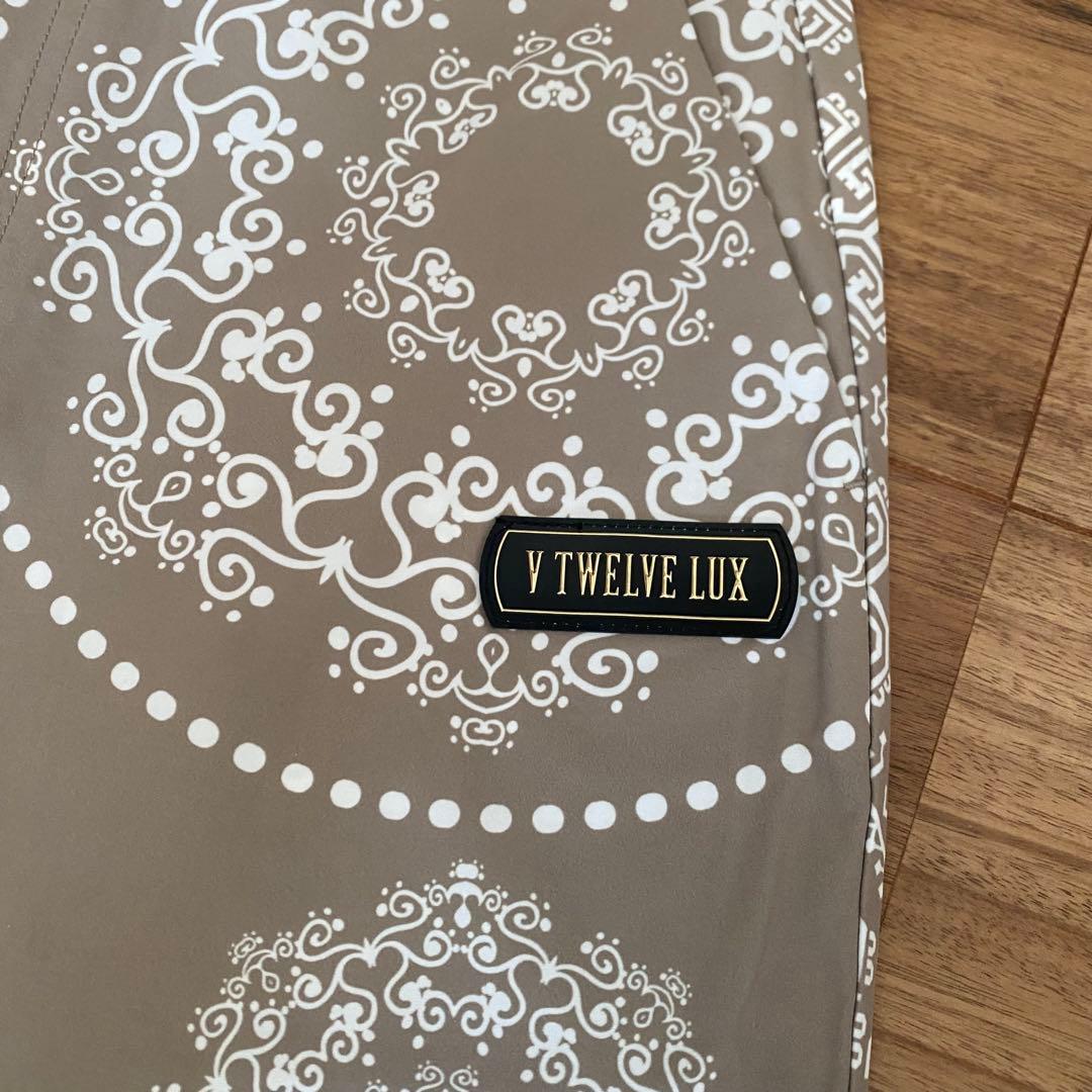 【新品タグ付き】V12 レディースV バンダナ柄パンツ