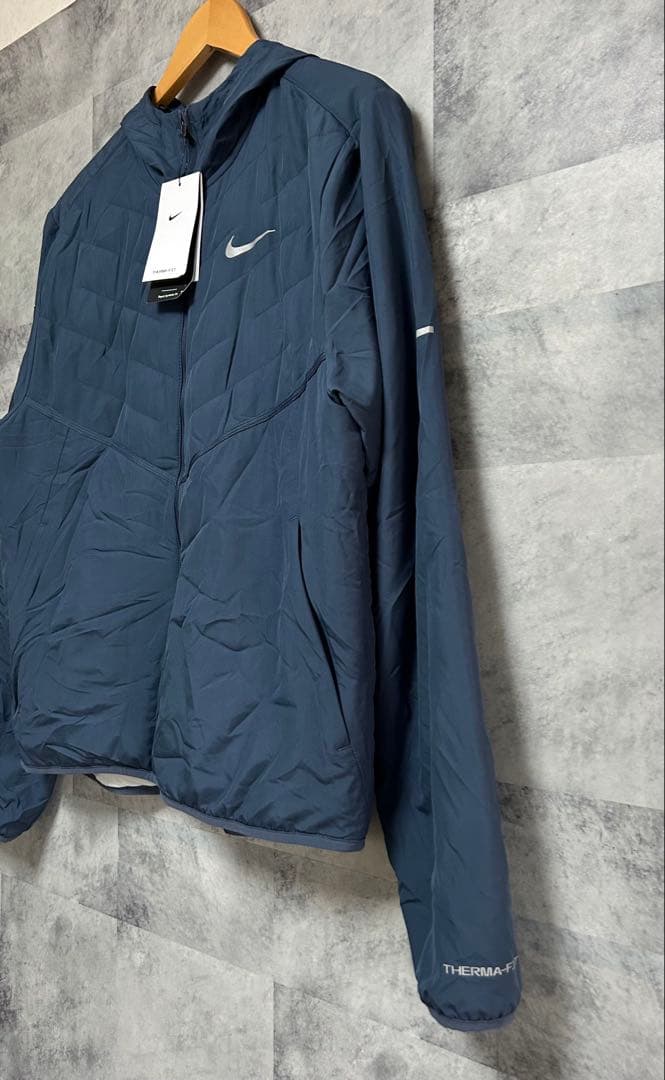 新品　NIKE ナイキ エアロレイヤー ランニングジャケット 中綿　M