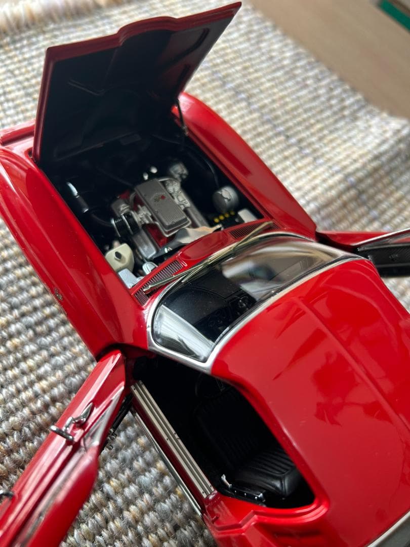 コルベット1/18　AUTOart MILLENNIUM