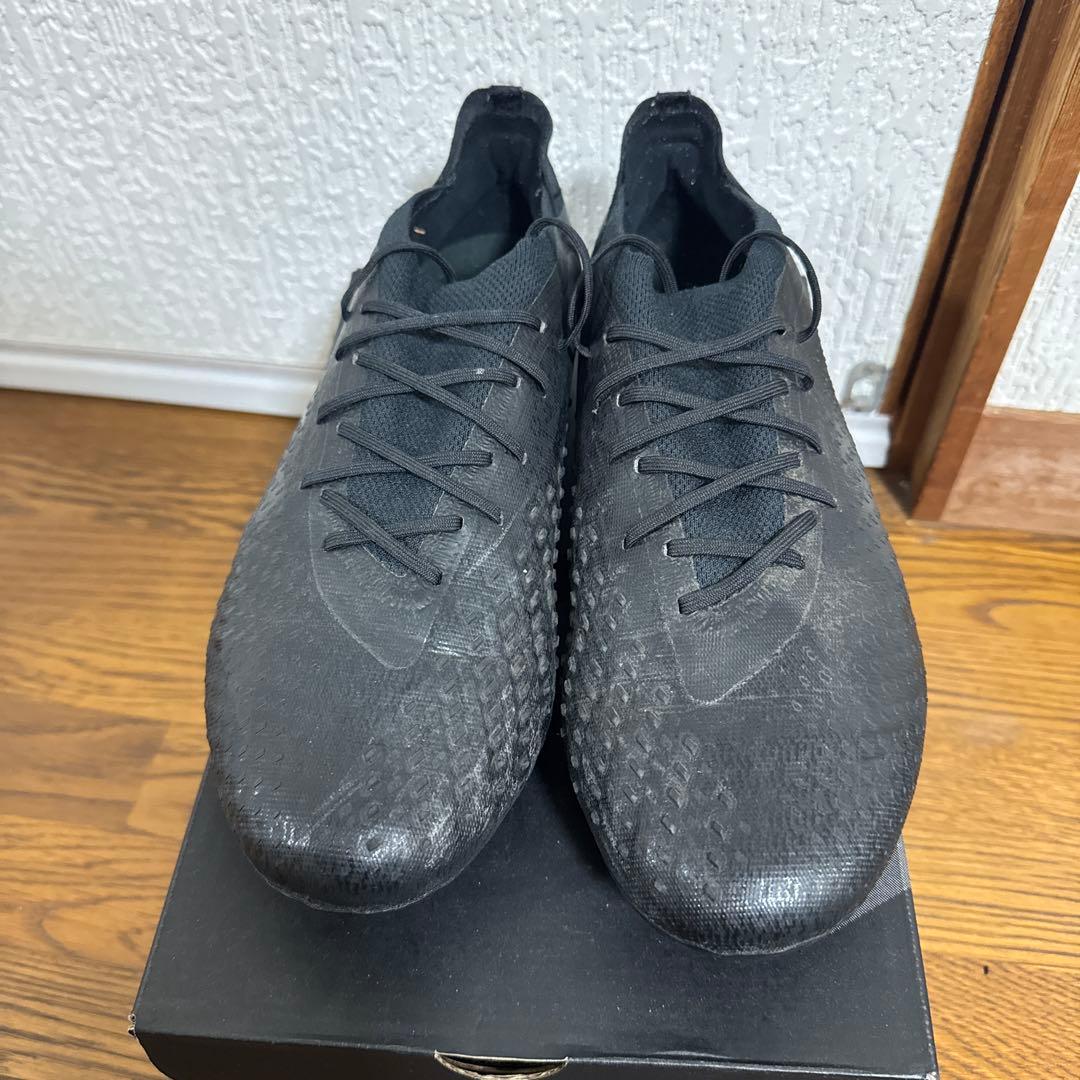 プレデター アキュラシー.1 L FG　コアブラック×コアブラック 26.5cm