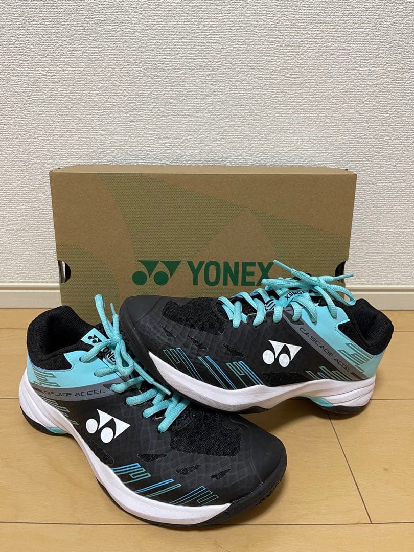 ヨネックス ワイドタイプ CASCADE ACCEL バドミントン26.0cm