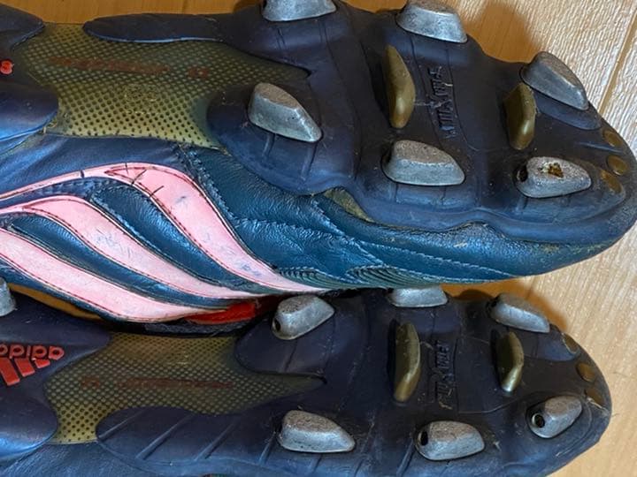 プレデターマニア モレリア   サッカースパイクなど