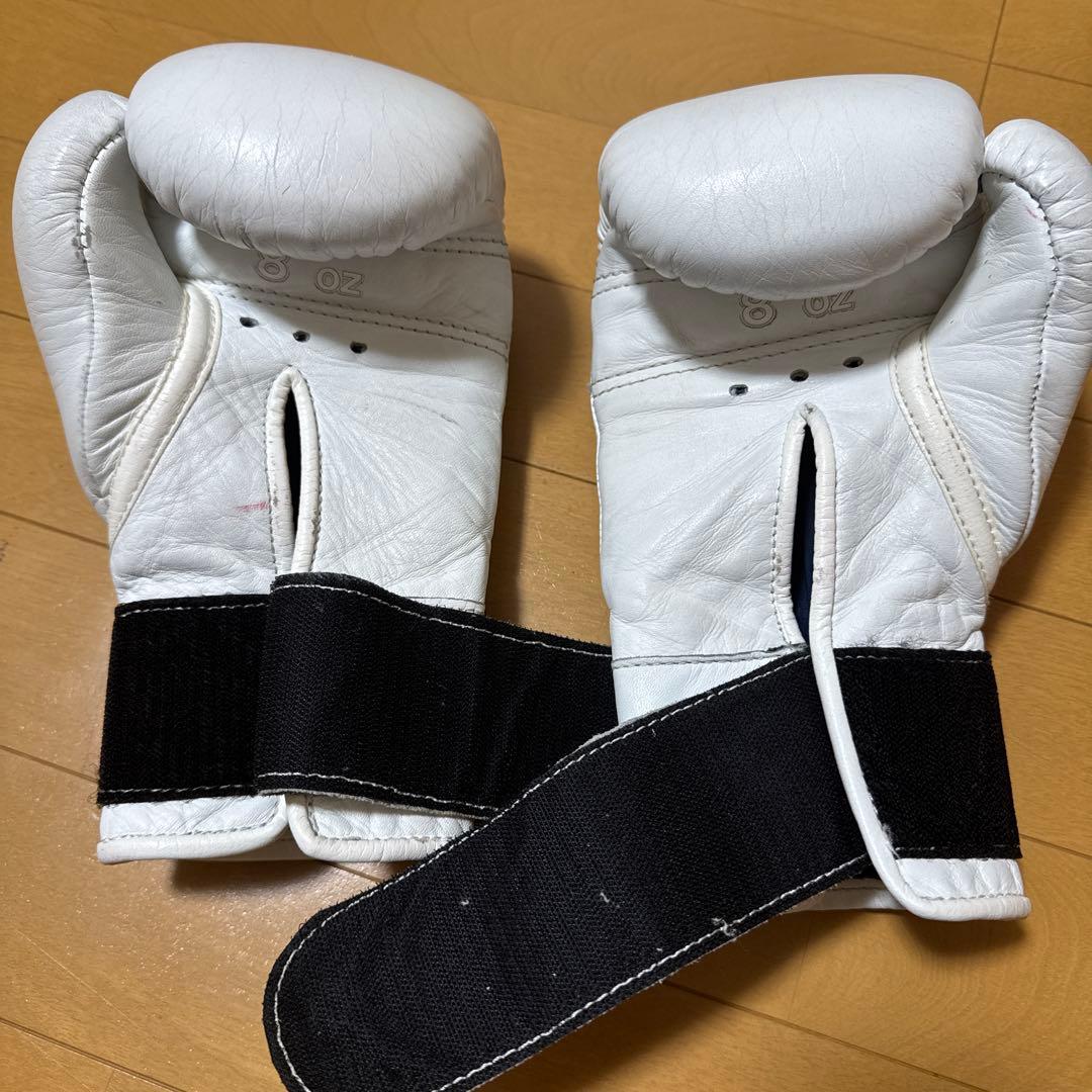 Winning ボクシンググローブ 8オンス プラスお手入れセット