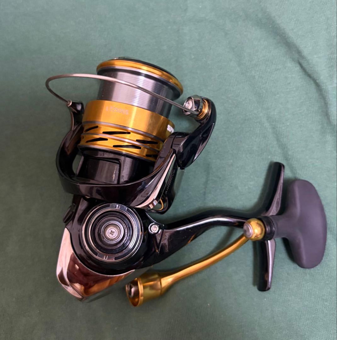 Daiwa 23レガリス LT2500S スピニングリール