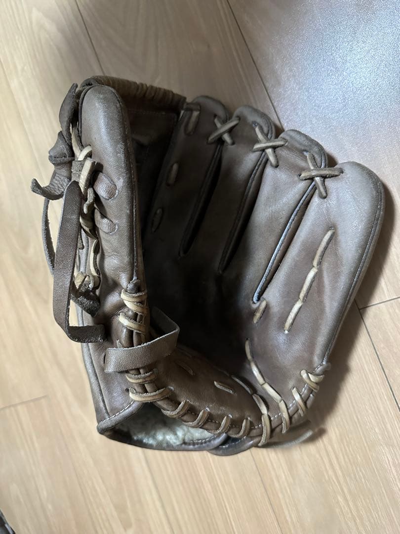 ブルノ硬式オーダー投手用グローブ