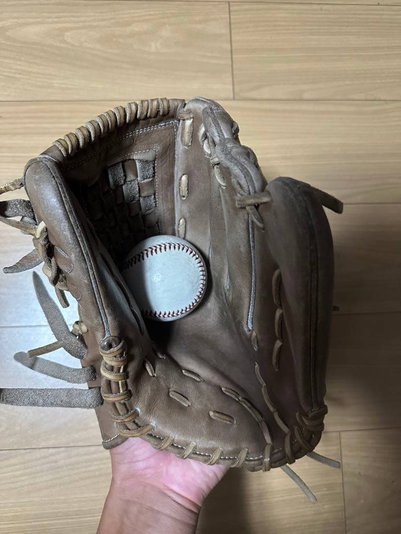 ブルノ硬式オーダー投手用グローブ