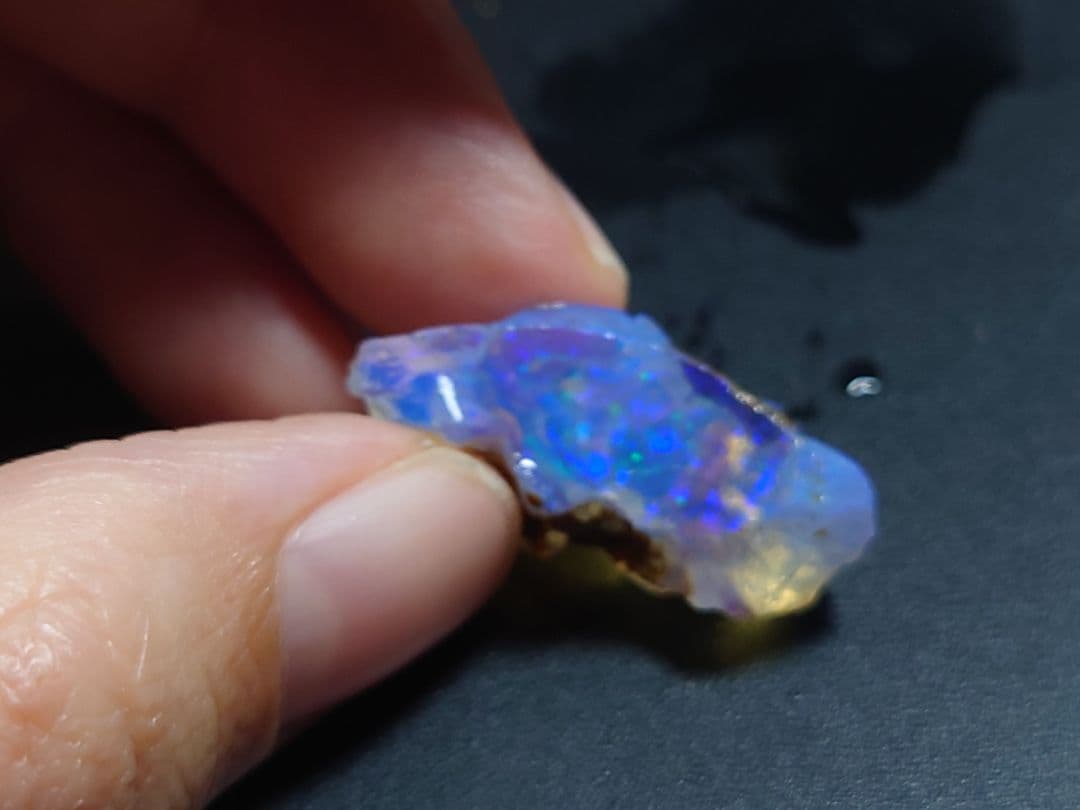 オパール　原石　ウェロ産　鉱物　標本　原石　プレシャス　チョーク