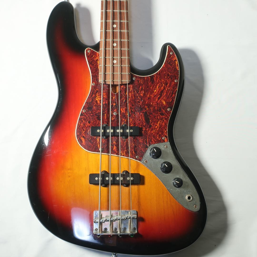 Laid Back ジャズベースタイプ エレキベース ビンテージレザーケース付