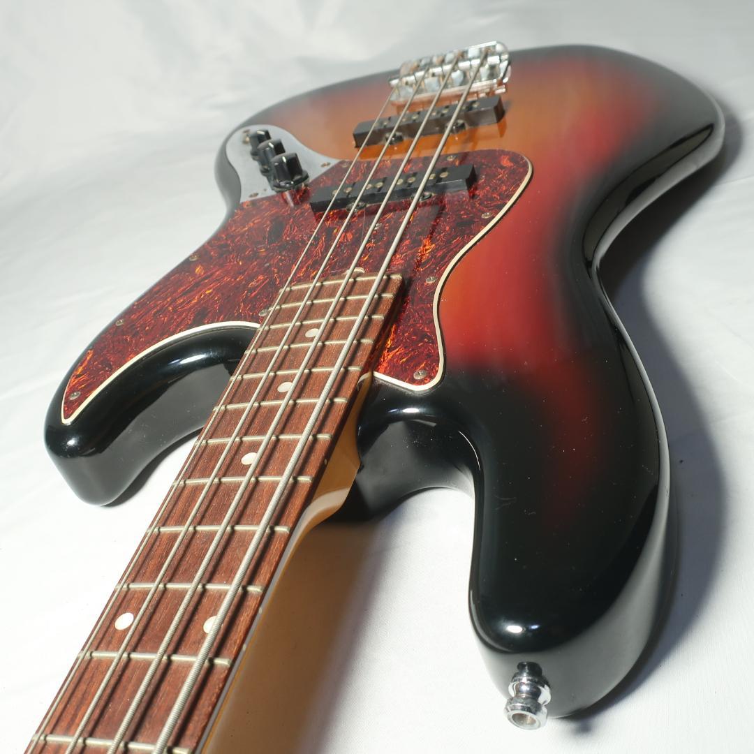 Laid Back ジャズベースタイプ エレキベース ビンテージレザーケース付