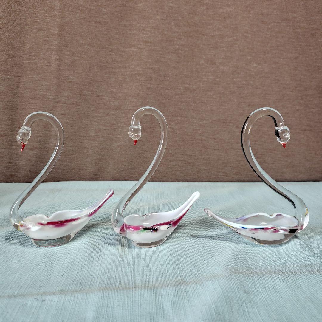 ボヘミアンクリスタル白鳥夫婦と同ガラス製子白鳥3羽家族