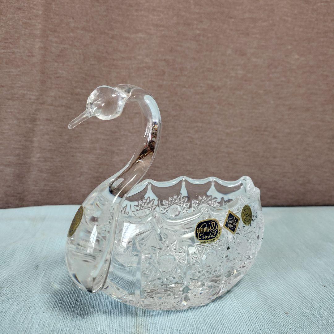 ボヘミアンクリスタル白鳥夫婦と同ガラス製子白鳥3羽家族