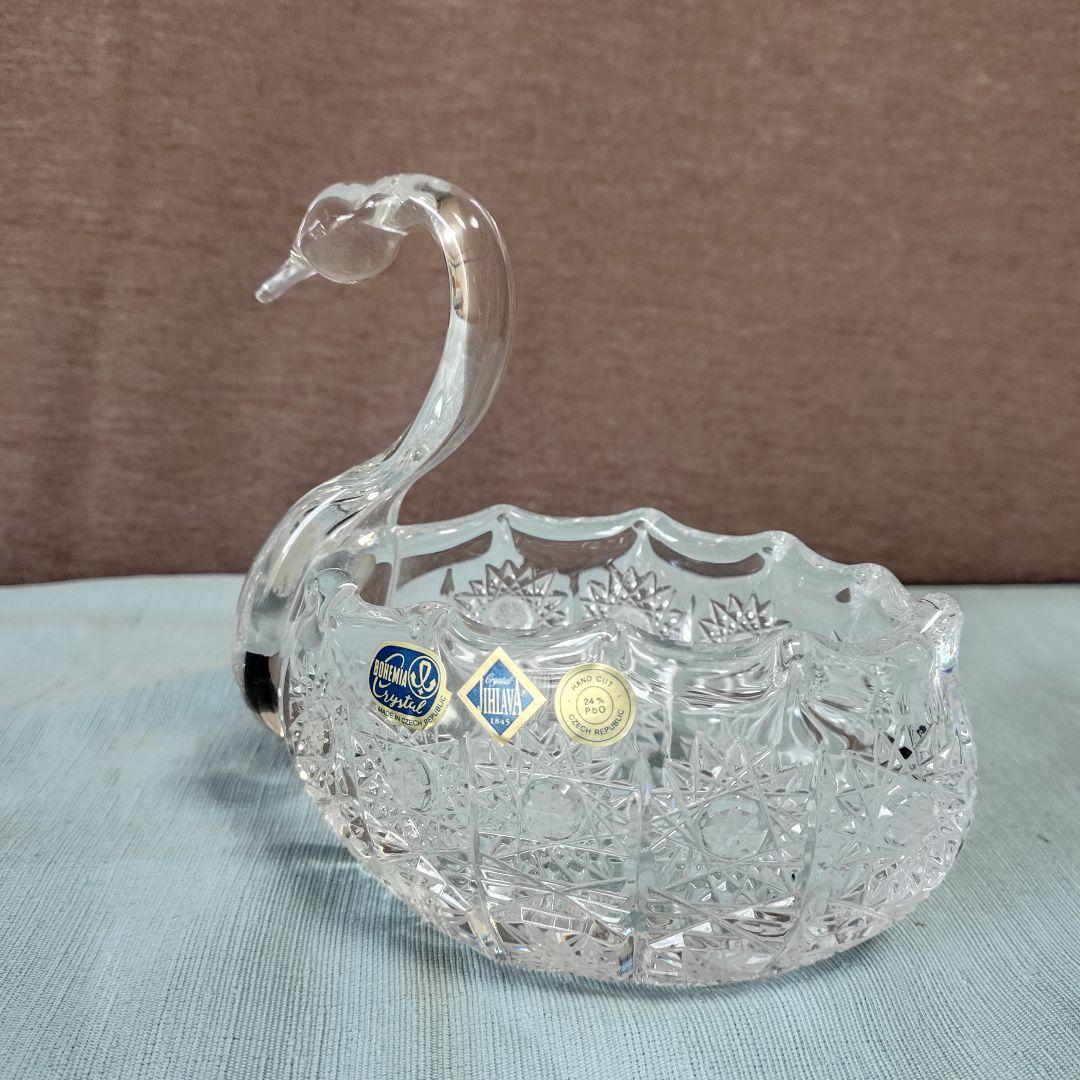 ボヘミアンクリスタル白鳥夫婦と同ガラス製子白鳥3羽家族