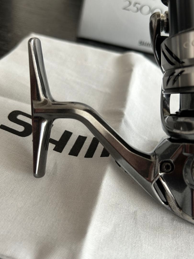 【最安・極美品】シマノ COMPLEX XR 2500F6HGスピニングリール