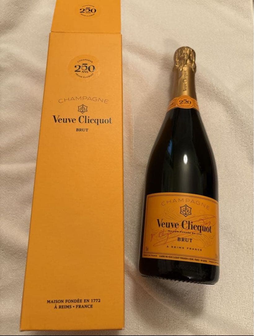ヴーヴグリコ 750ml Veuve Clicquot Brut シャンパン