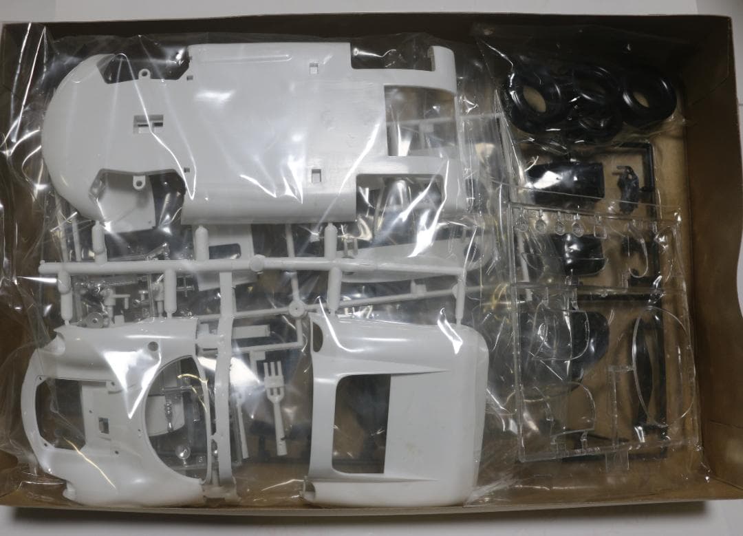 タミヤ製　1960年代レーシングカー３台　1/18　プラモデル　未組立　中古品