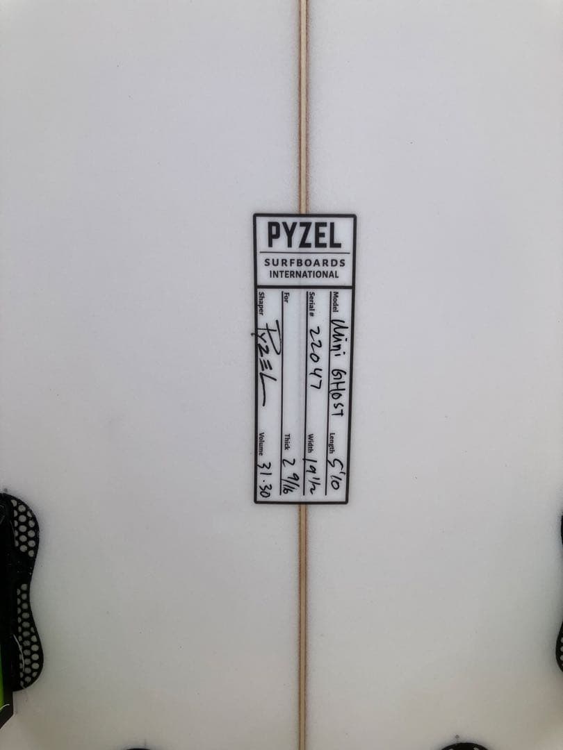 ノン使用感ありPYZEL Mini Ghost 5’10”フィン＆パッド付