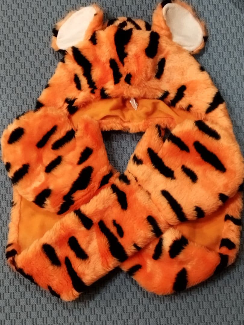 DISNEY　ティガーマフラーファンキャップ