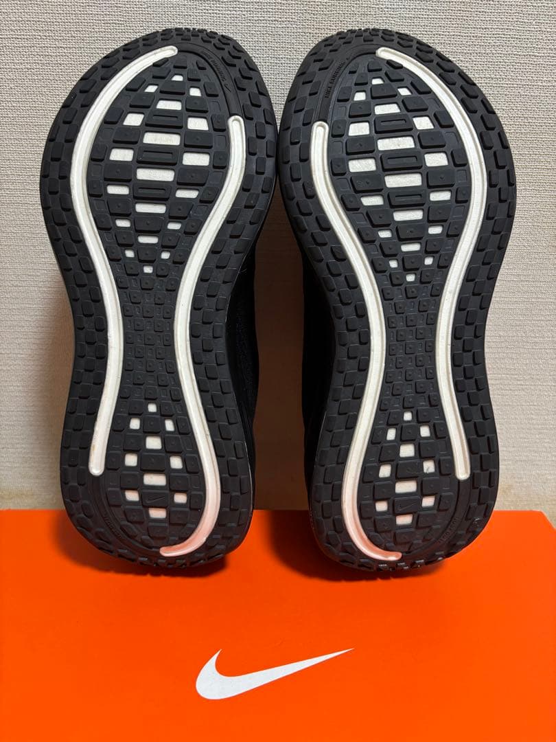 NIKE／VOMERO PLUS （26.5㎝）