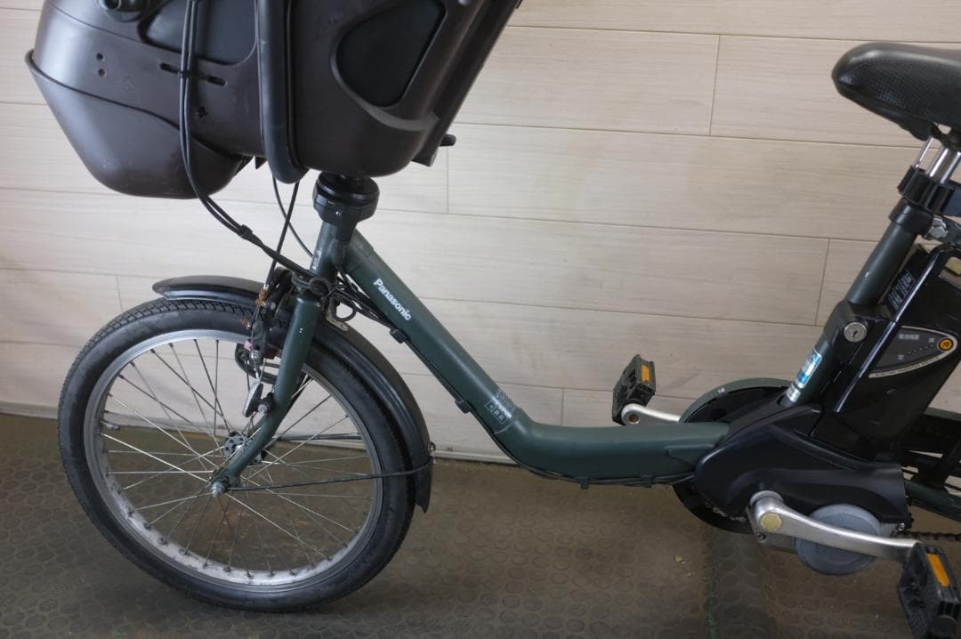 新基準　パナソニック ギュット 20インチ　3段　8.9Ah（5点灯）充電器あり