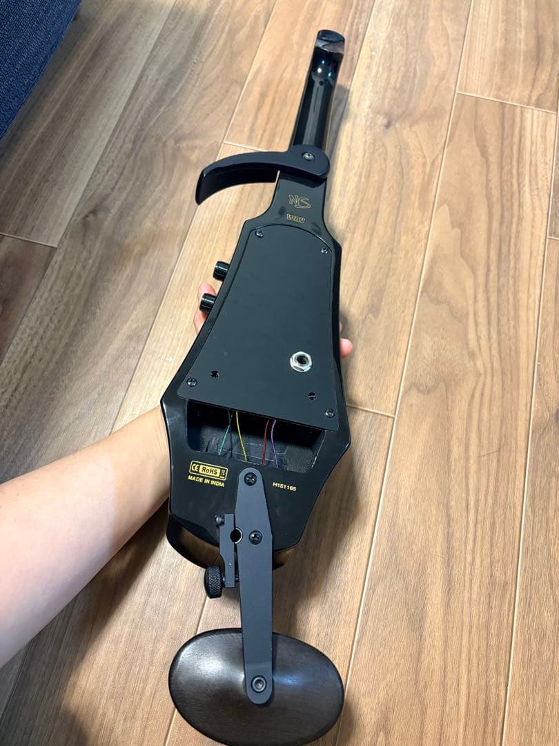 NS Design WAV5-BK 5弦エレクトリックバイオリン ケース付き