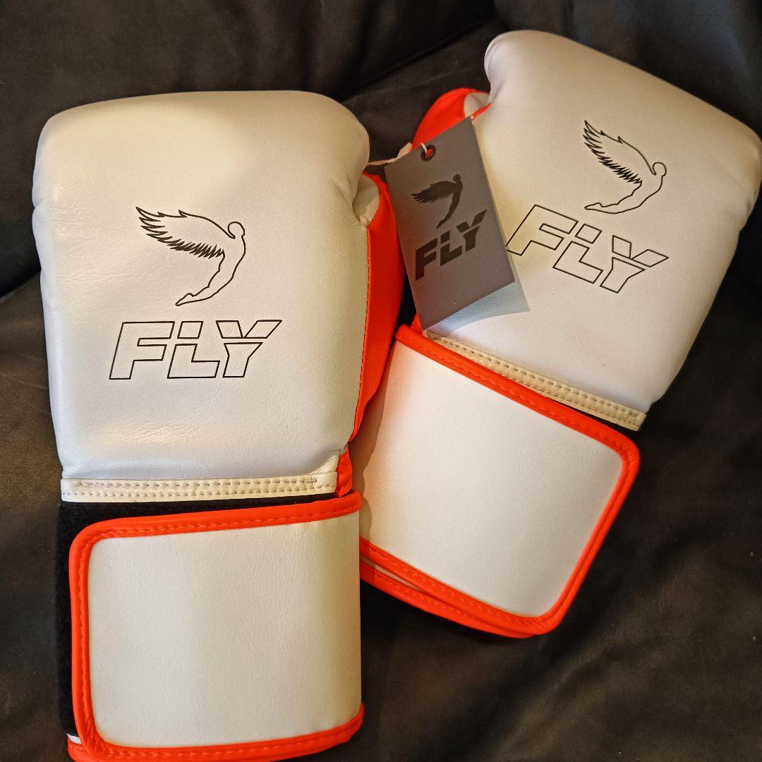 新品未使用 FLY ボクシンググローブ ホワイト/オレンジ