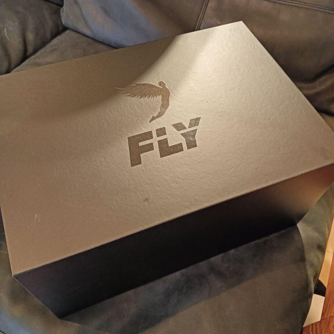 新品未使用 FLY ボクシンググローブ ホワイト/オレンジ