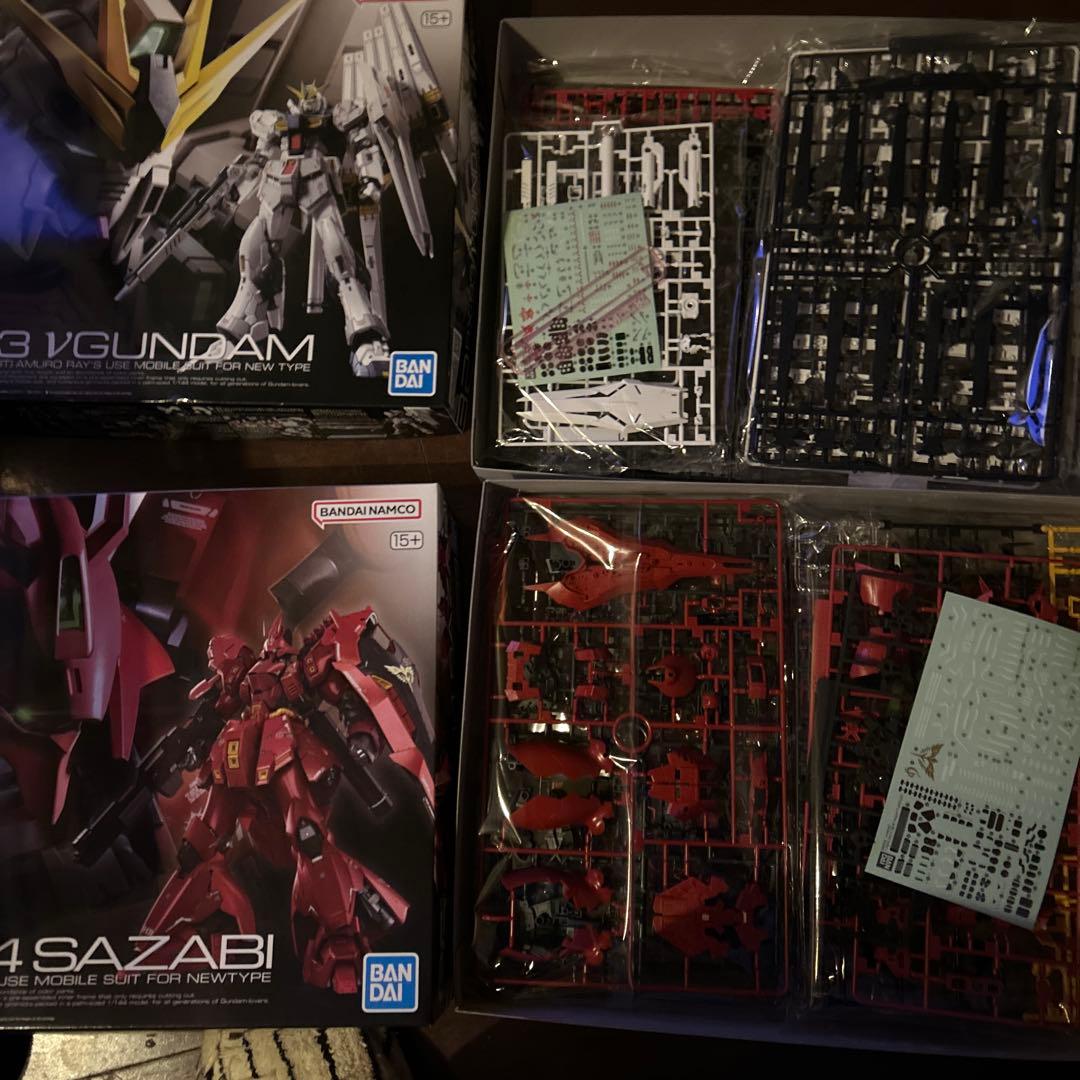 RG RX-93 Vガンダム & MSN-04 サザビー