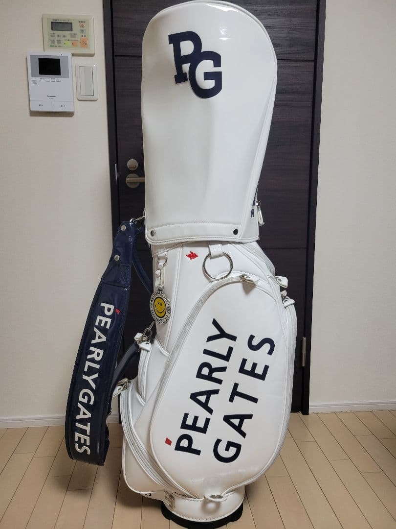 【美品】PEARLY GATES キャディバッグ ホワイト/ネイビー　エナメル♪
