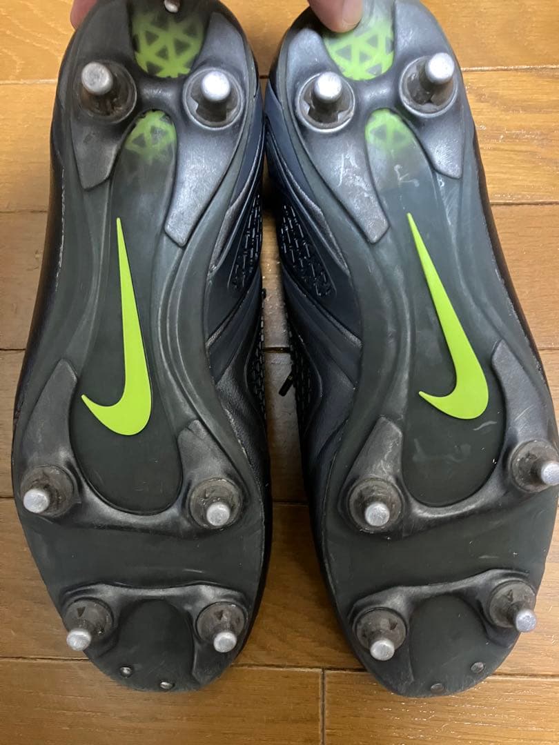 【貴重】サッカースパイク ナイキ 天然芝用 27cm
