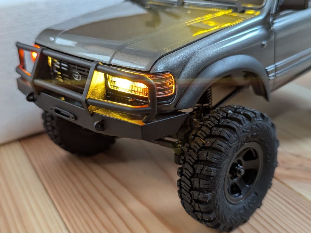 FMS Toyota LC80 ランドクルーザー FCX18 RTR
