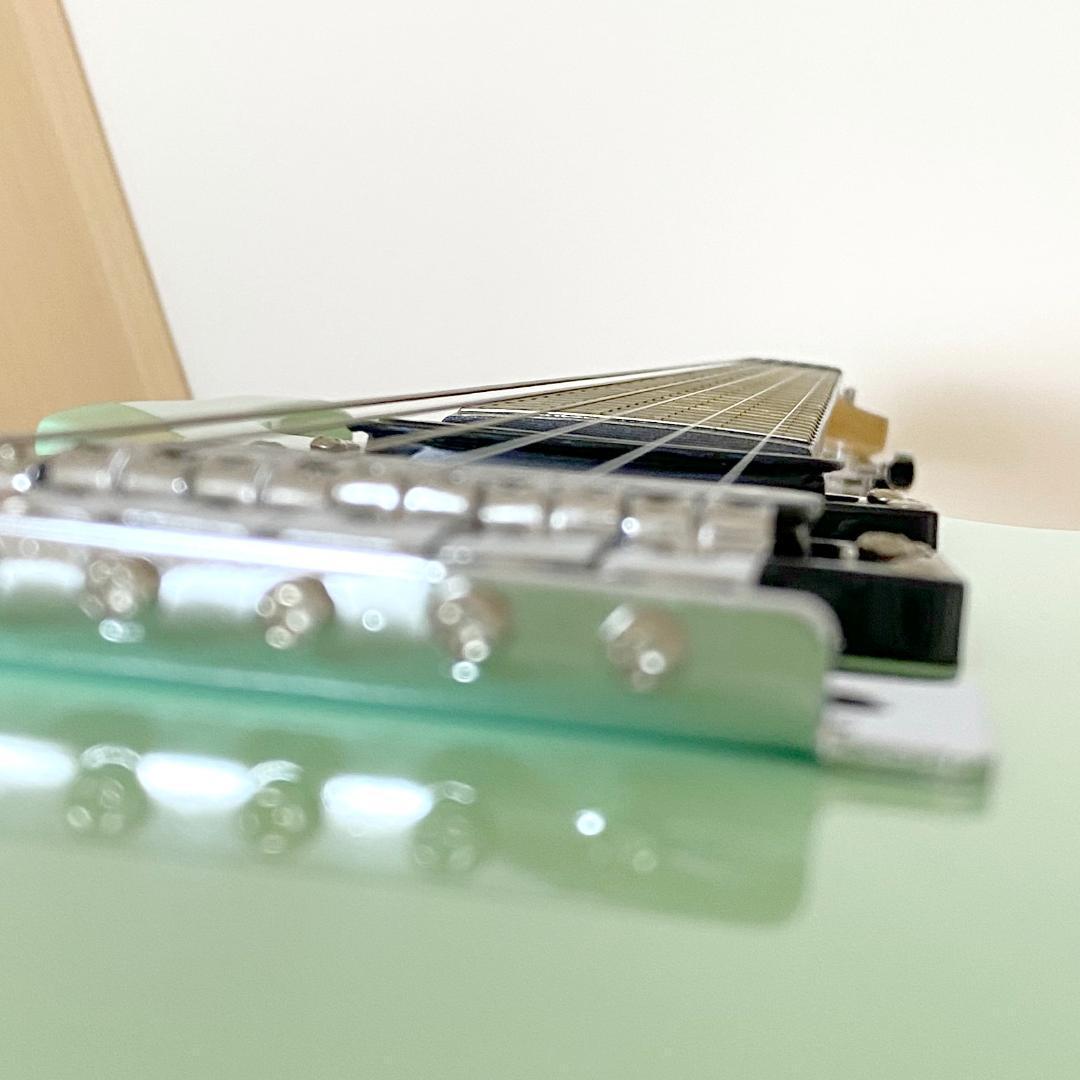 変形タイプ　エレキギター 　サーフグリーン　シンクロナイズドトレモロ