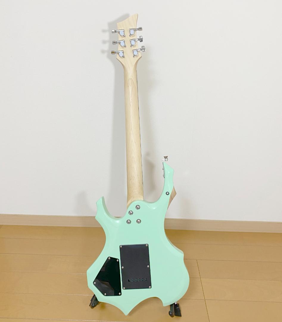 変形タイプ　エレキギター 　サーフグリーン　シンクロナイズドトレモロ