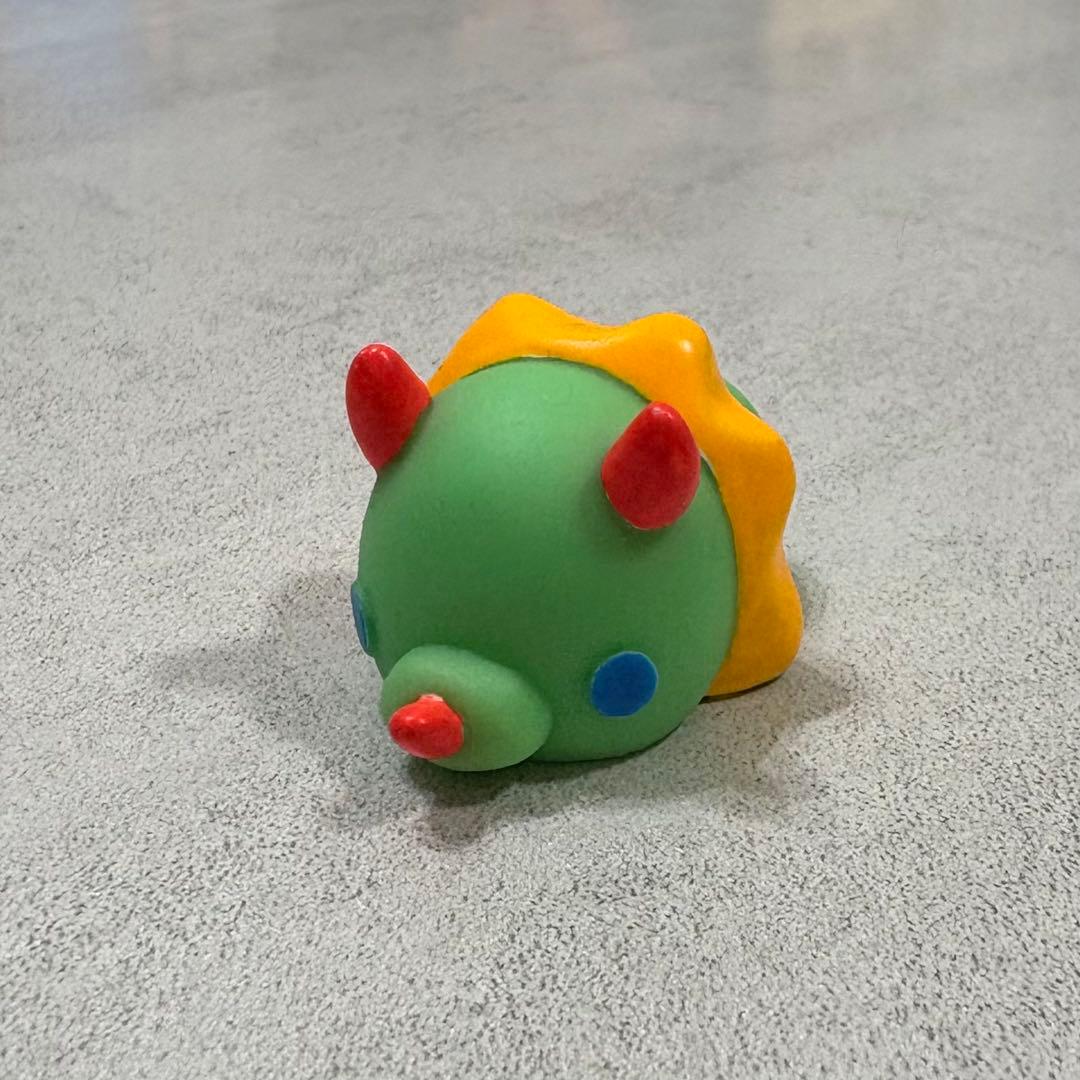 もにまるず　ビビッドカラー　トリケラトプス