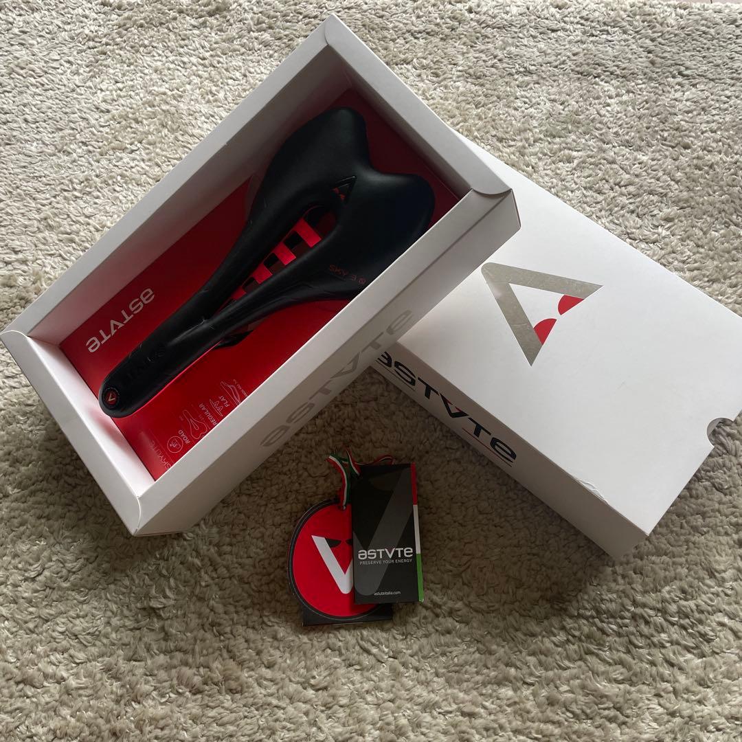 アスチュートAstvte Skyline VT 3.0 FLUO ピンクカラー