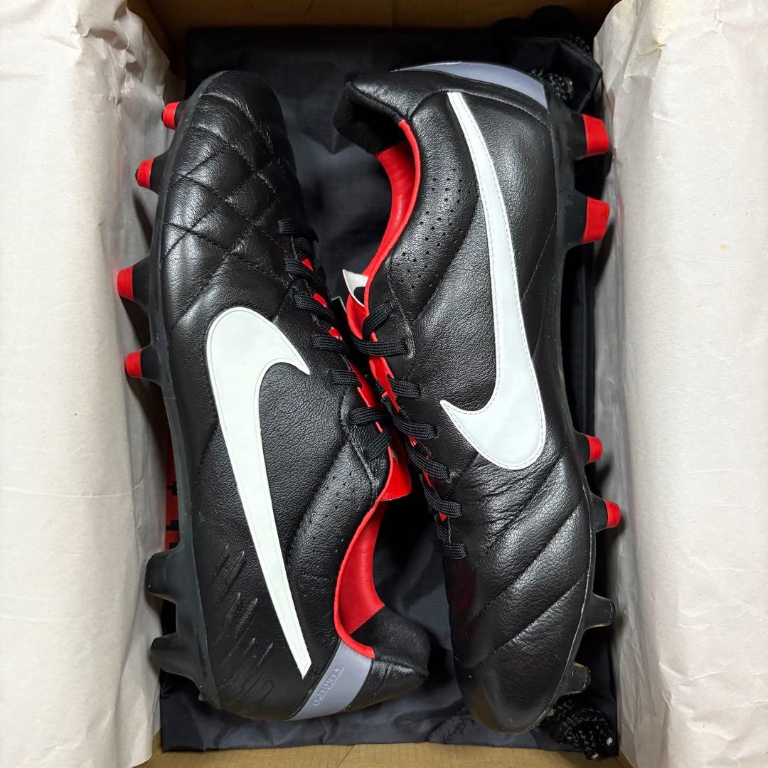 8 サッカースパイク ナイキ ティエンポ レジェンド Ⅳ FG