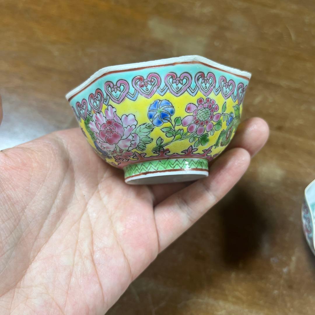 中国景徳鎮産八角形の花柄陶器ペア