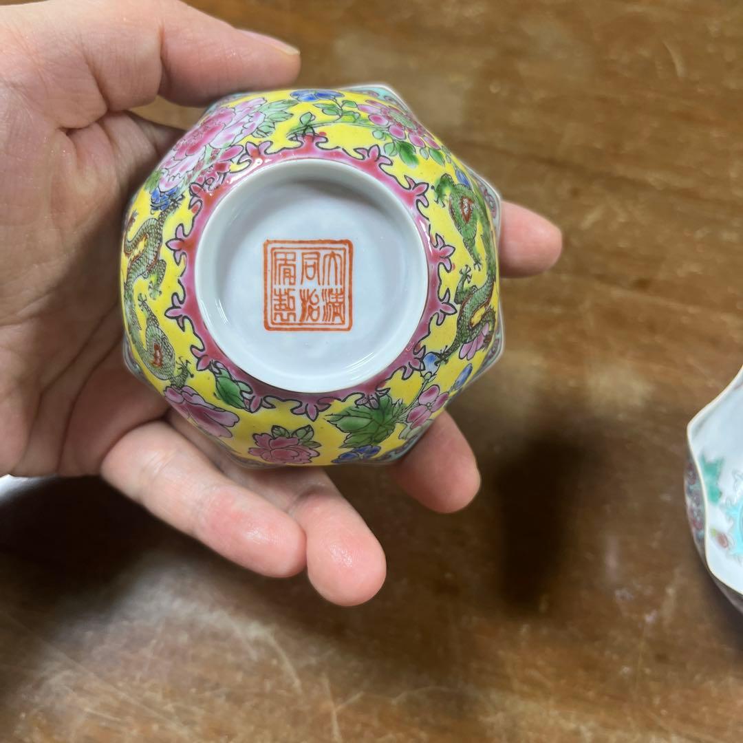 中国景徳鎮産八角形の花柄陶器ペア