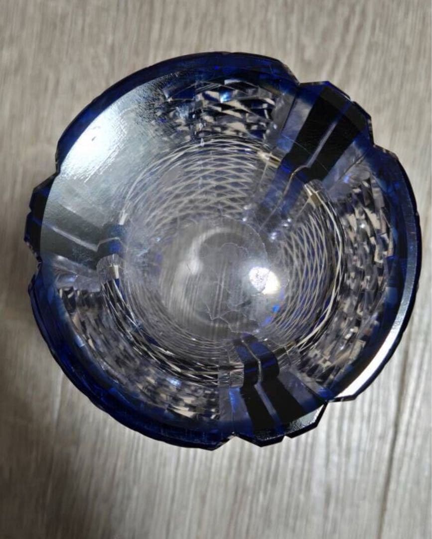 カガミクリスタル　各務硝子　矢来重紋　青色被せ切子　カットグラス　花入